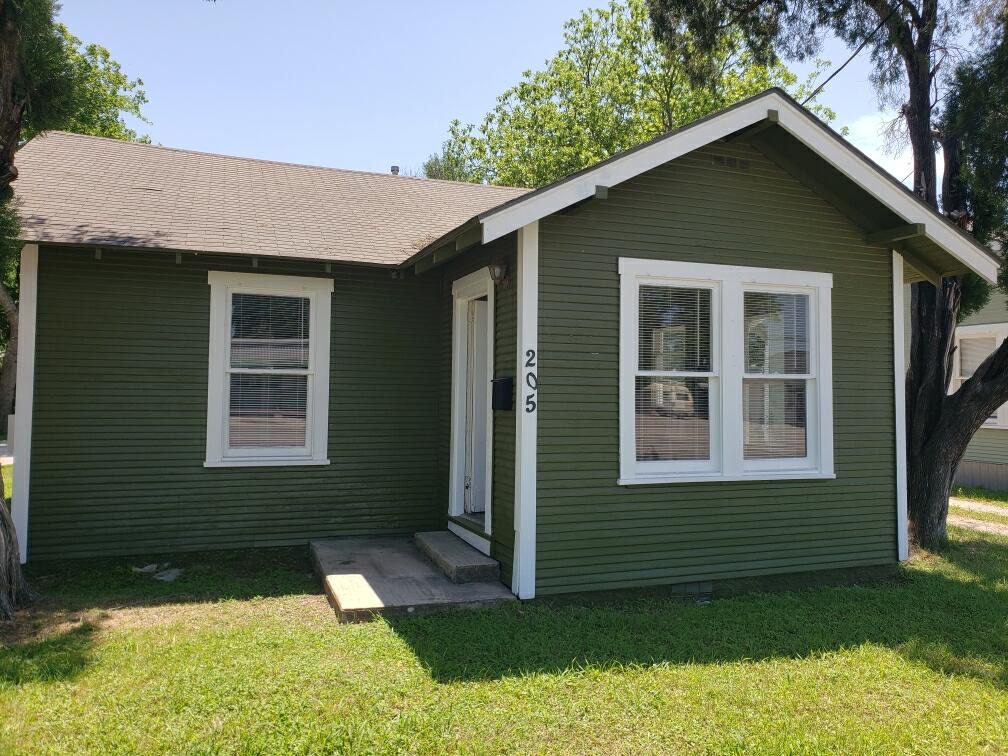 205 East Kingsbury