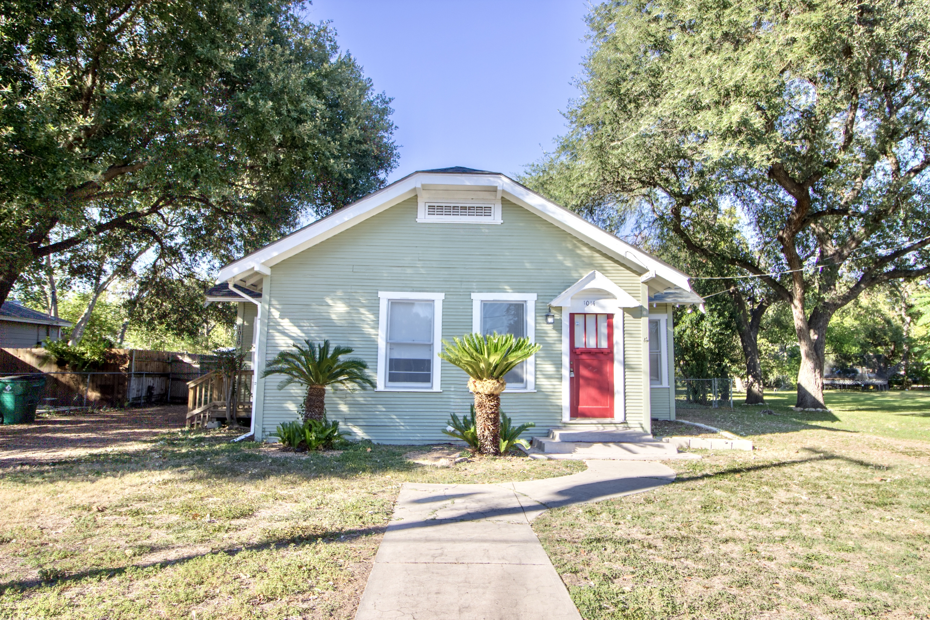 1014 College Street