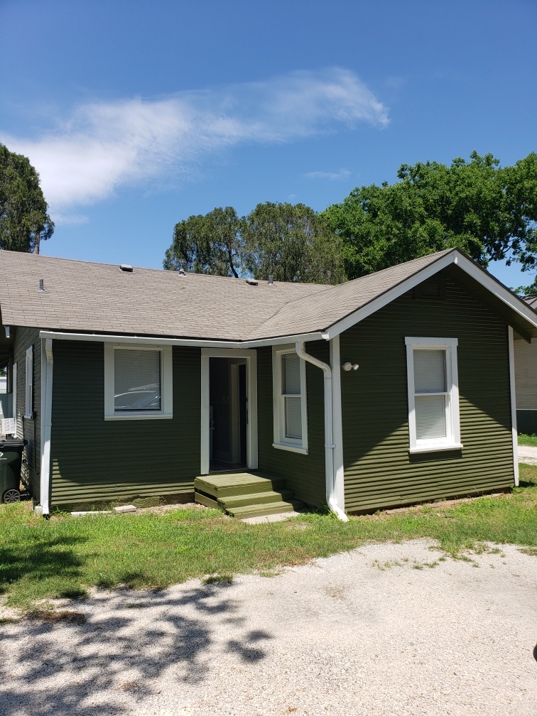 205 East Kingsbury